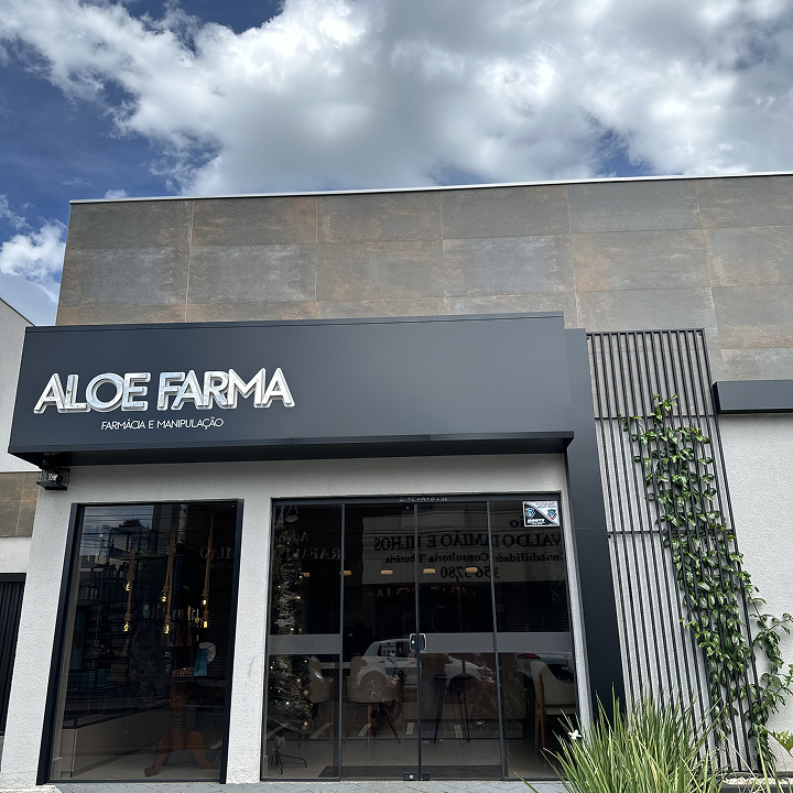 Fachada da Aloe Farma, farmácia de manipulação em Arapongas